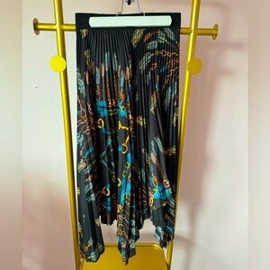 Zara skirt with chic print. Band at waist makes this ultra comfy!